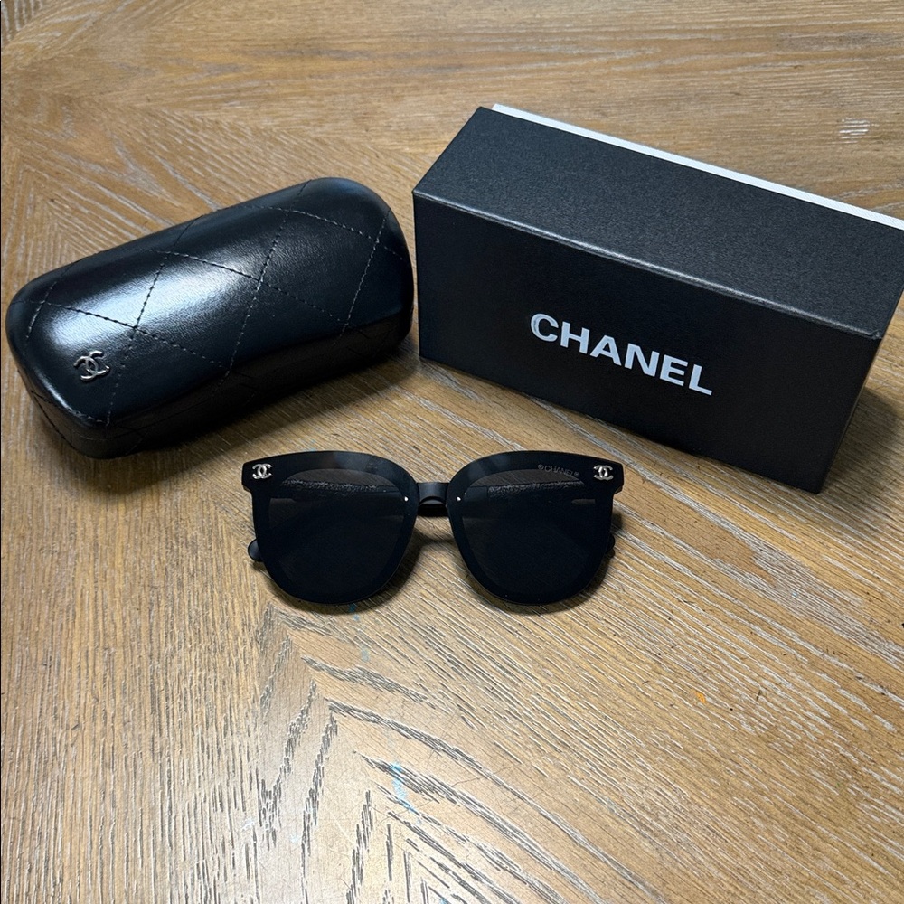 Chanel Black Monogram CC Oversized Square Sunglasses - Picture 3 of 8